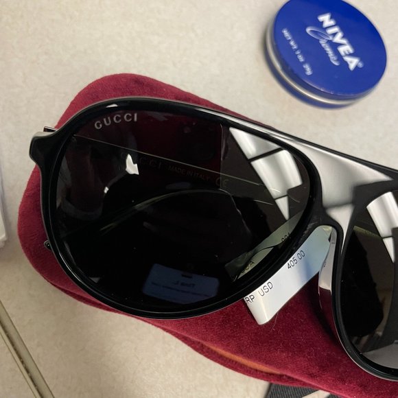 Gucci Men's GG0829SA, larger nose framed. Brand New tag on, case included. - Picture 5 of 10